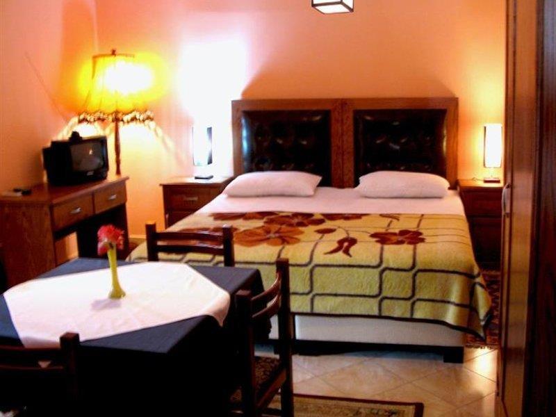 Bristol Hotel Tirana Zewnętrze zdjęcie