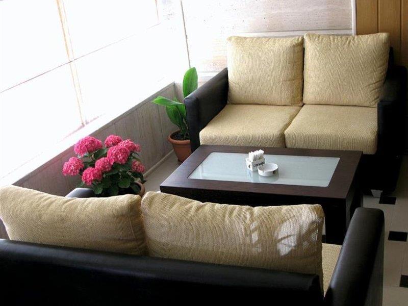 Bristol Hotel Tirana Zewnętrze zdjęcie