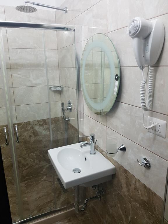 Bristol Hotel Tirana Zewnętrze zdjęcie