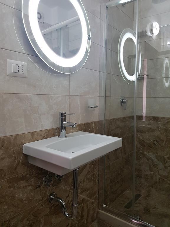 Bristol Hotel Tirana Zewnętrze zdjęcie