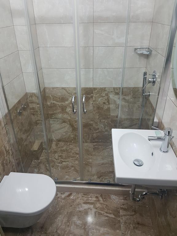 Bristol Hotel Tirana Zewnętrze zdjęcie
