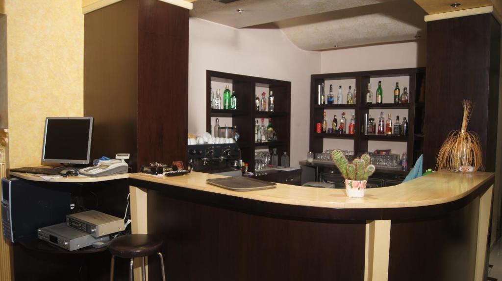 Bristol Hotel Tirana Zewnętrze zdjęcie