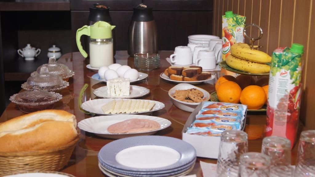 Bristol Hotel Tirana Zewnętrze zdjęcie
