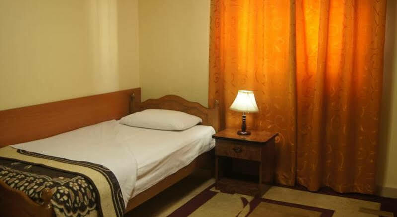 Bristol Hotel Tirana Zewnętrze zdjęcie